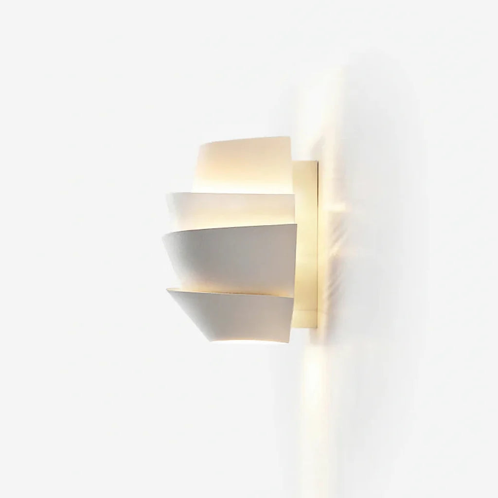 Nordic Minimalist Wall Lamp – Layered Pine-Cone Inspired Design