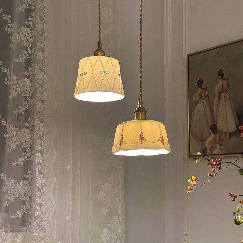 Japanese retro brass-glazed printed ceramic chandelier Simple bedroom bedside restaurant bar entrance bay window light