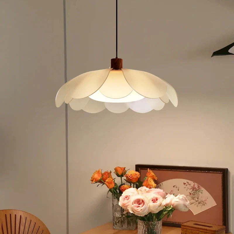 French Flower Acrylic LED Pendant Lamp – Modern Petal Ceiling Light