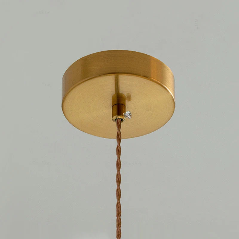 Japanische Hängeleuchte im minimalistischen Design